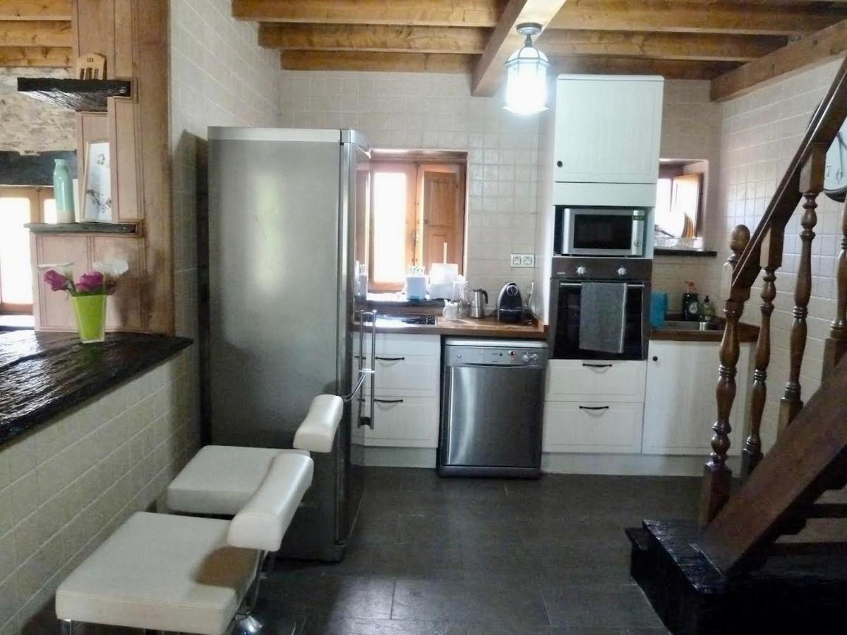 Casita Feliz Entre Montanas Y Cerca Del Mar Villa Trabada Exterior photo